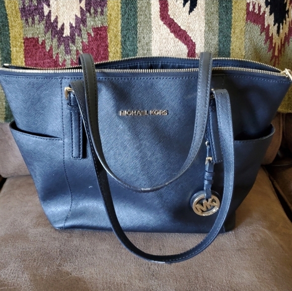 Michael Kors Handbags - 🖤 MICHAEL KORS TOTE BAG